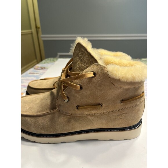 UGG Sheepskin Lined Chukka Style Vibram Boots Men’s Sz 11 main image 13